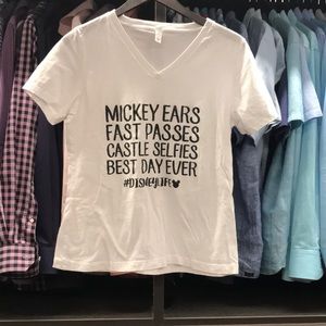 Like new woman’s Disney Tee